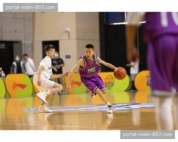 印第安纳狂热队举办免费青少年篮球诊所，上千名女孩参与